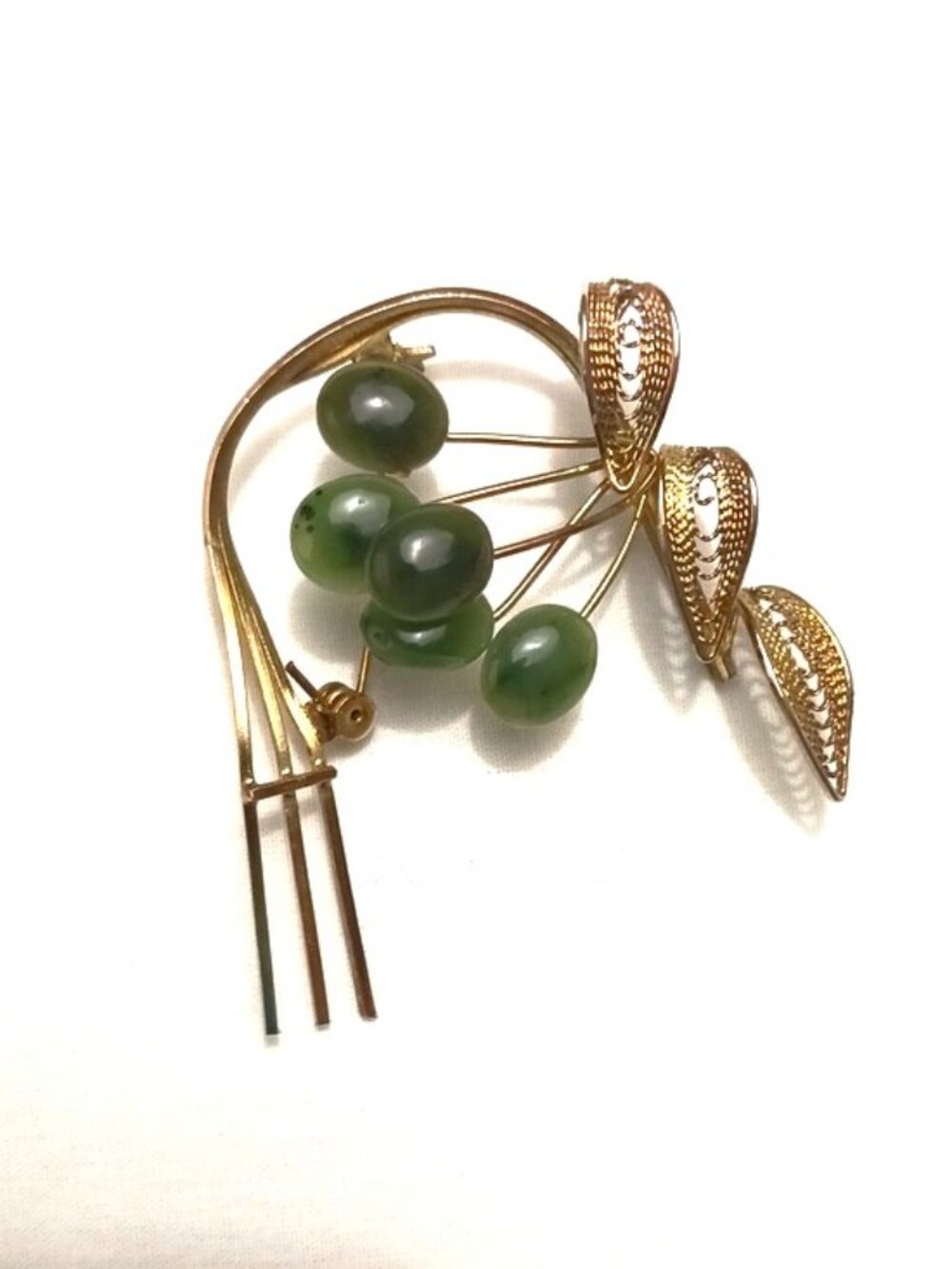 Vintage Green Nephrite Jade Filigree Leaf Flower Bud Brooch